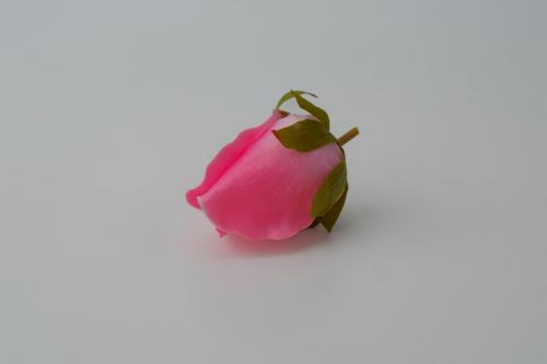 Г23.9 Бутон мал. розы "Новинка" цв.розовый 7см 20шт/6000шт